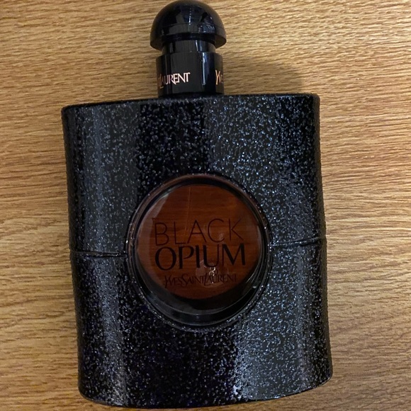 YSL Black opium eau de parfum
Women’s fragrance
3.0 oz / 90 ml - Picture 2 of 3